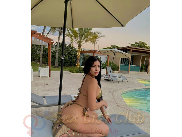 Lista para ti y complace erre en todo lo que necesites